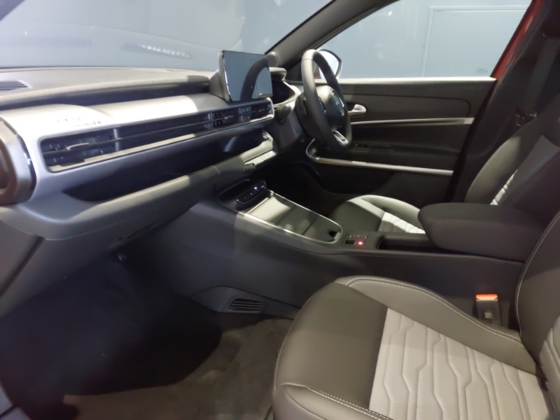 Jeep Avenger 1.2 E-awd E-hybrid Upland Dct Red #5