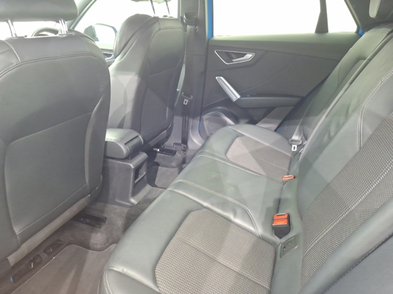 Audi Q2 30 Tfsi Black Edition Blue #6
