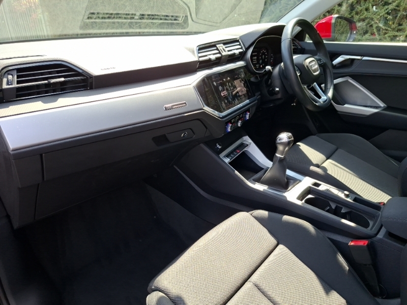 Audi Q3 35 Tfsi Sport Red #5
