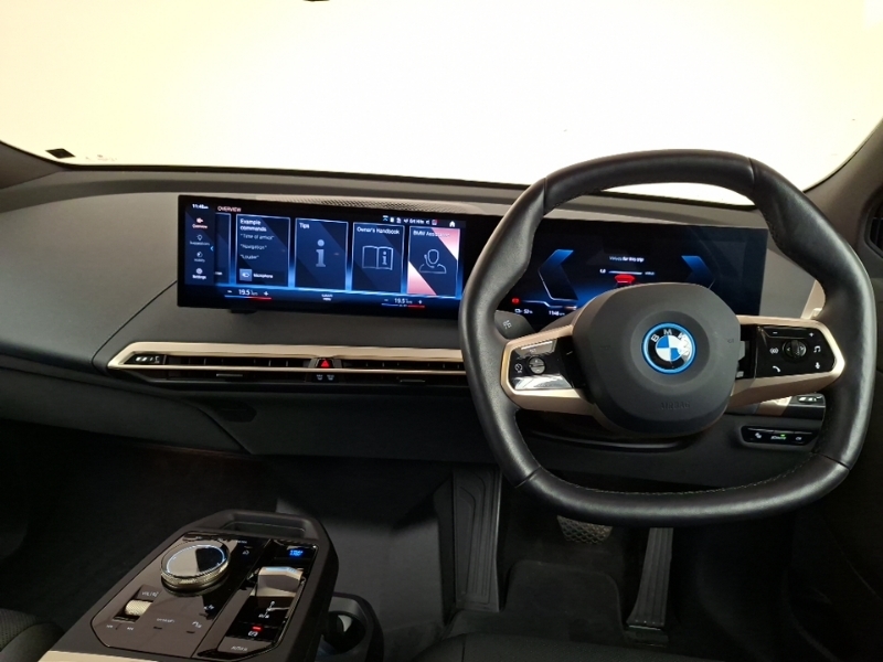 BMW iX 40 76.6Kwh M Sport Red #4