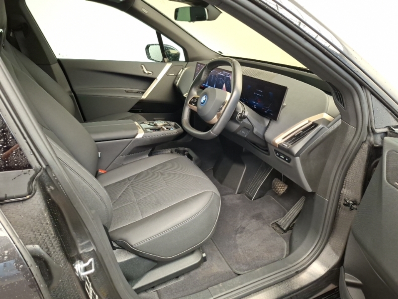 BMW iX 40 76.6Kwh M Sport Red #6