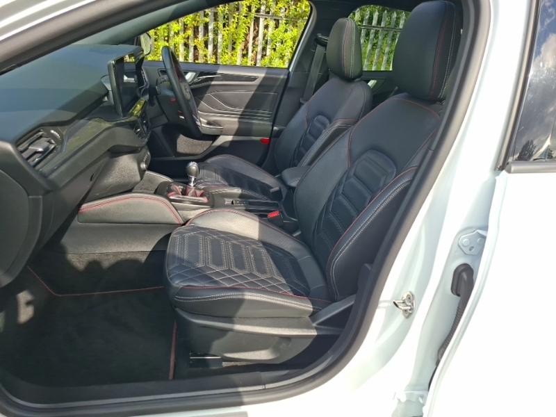 Ford Focus 1.0 Ecoboost Hybrid Mhev 155 St-line X White #5