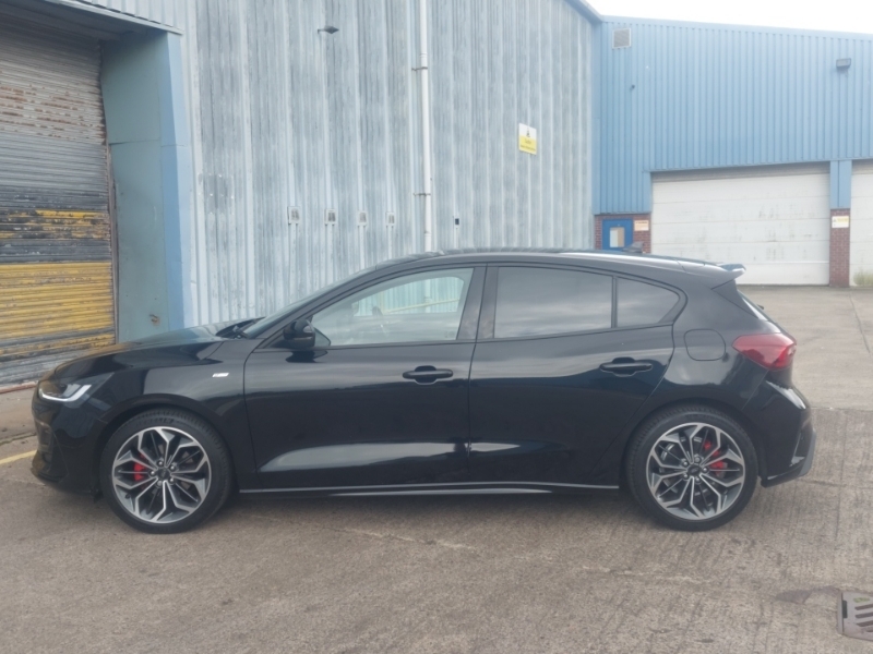 Ford Focus 1.0 Ecoboost Hybrid Mhev 155 St-line X Black #4