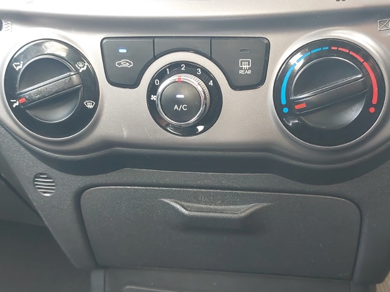 Hyundai I20 Classic Hatchback Black #14