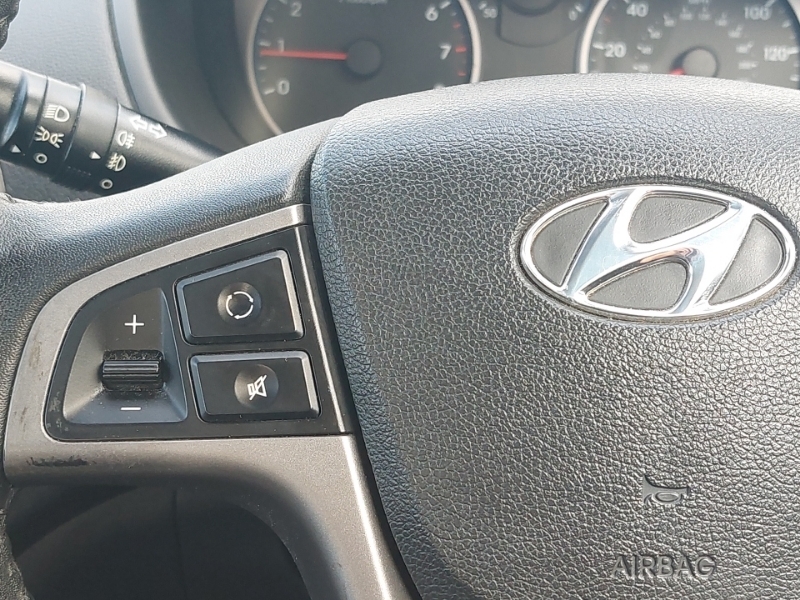 Hyundai I20 Classic Hatchback Black #12
