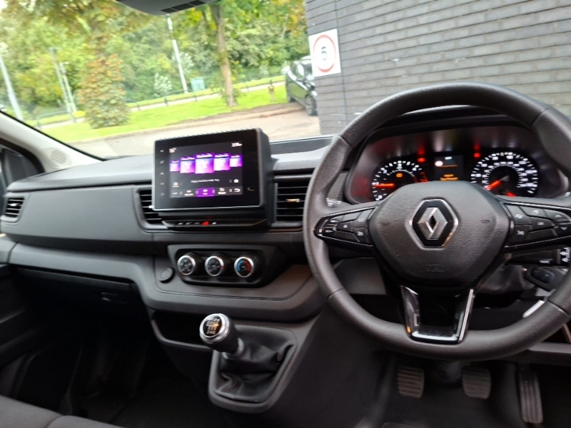Renault Trafic Sl30 Blue Dci 130 Advance Safety Van White #3