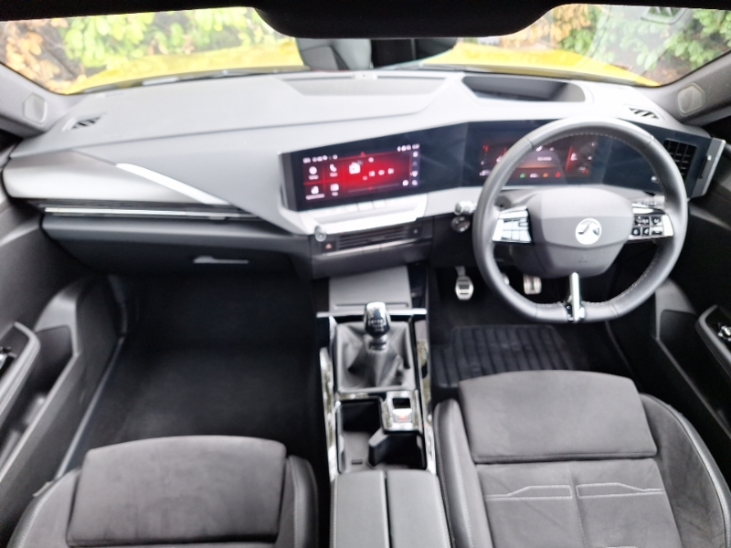 Vauxhall Astra 1.2 Turbo 130 Ultimate Black #3