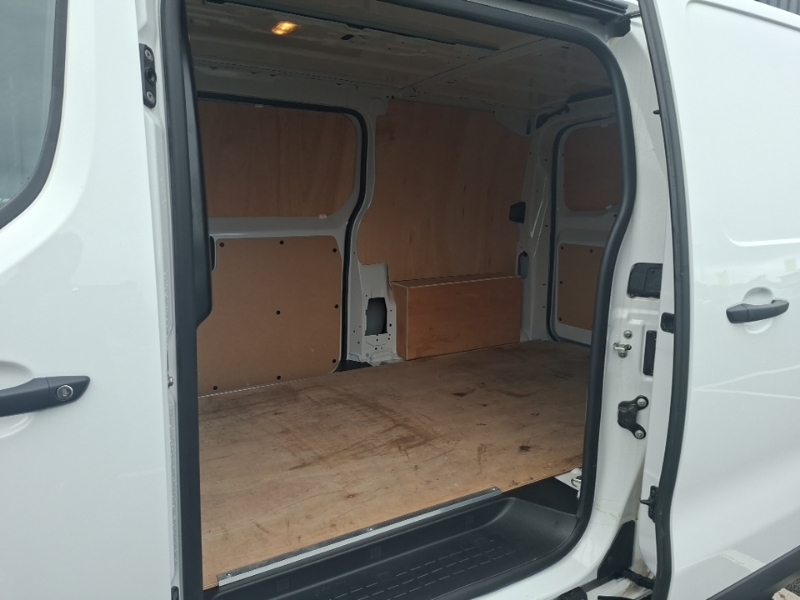 Vauxhall Vivaro 1.5 Turbo D 120 Prime H1 Van White #6
