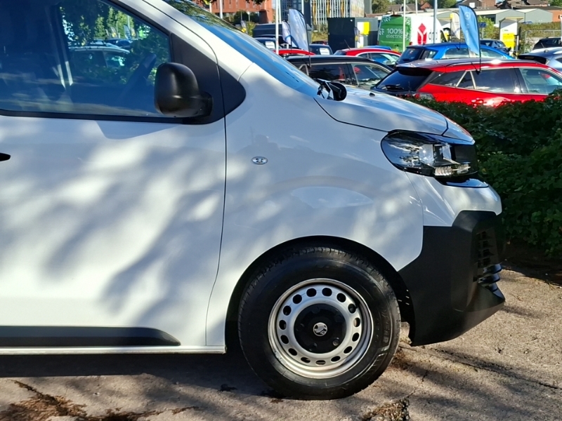 Vauxhall Vivaro 1.5 Turbo D 2900 Prime Panel Van 6Dr White #18
