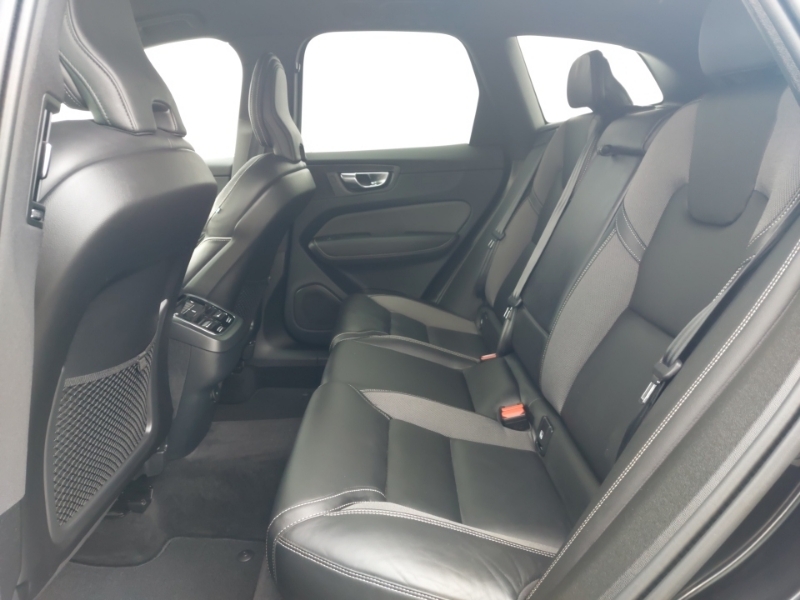 Volvo XC60 2.0 B4d Plus Dark Awd Geartronic Black #6