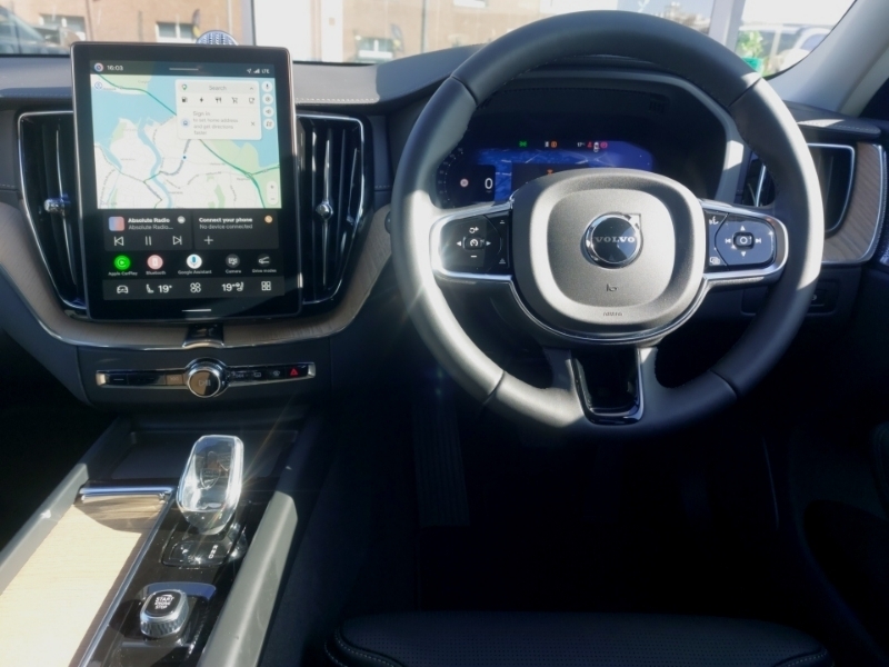 Volvo XC60 2.0 B5p Plus Dark Awd Geartronic  #8