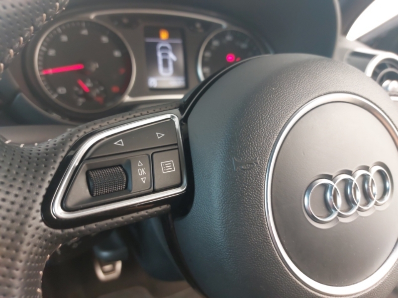 Audi A1 1L Sport Black #12