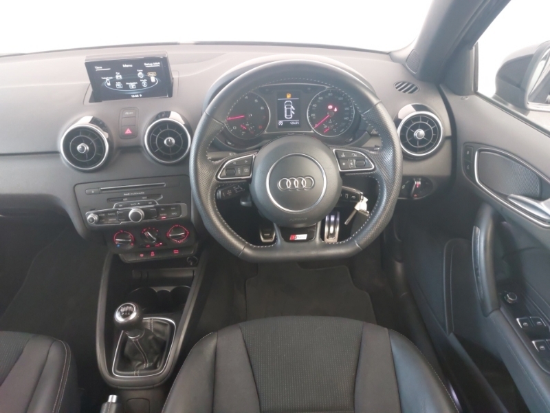 Audi A1 1L Sport Black #8