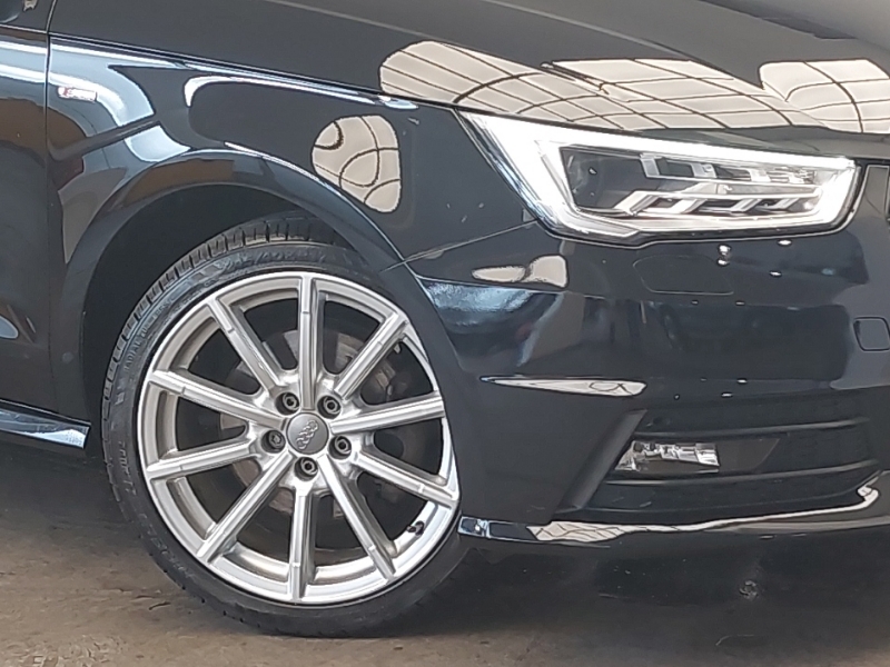 Audi A1 1L Sport Black #20