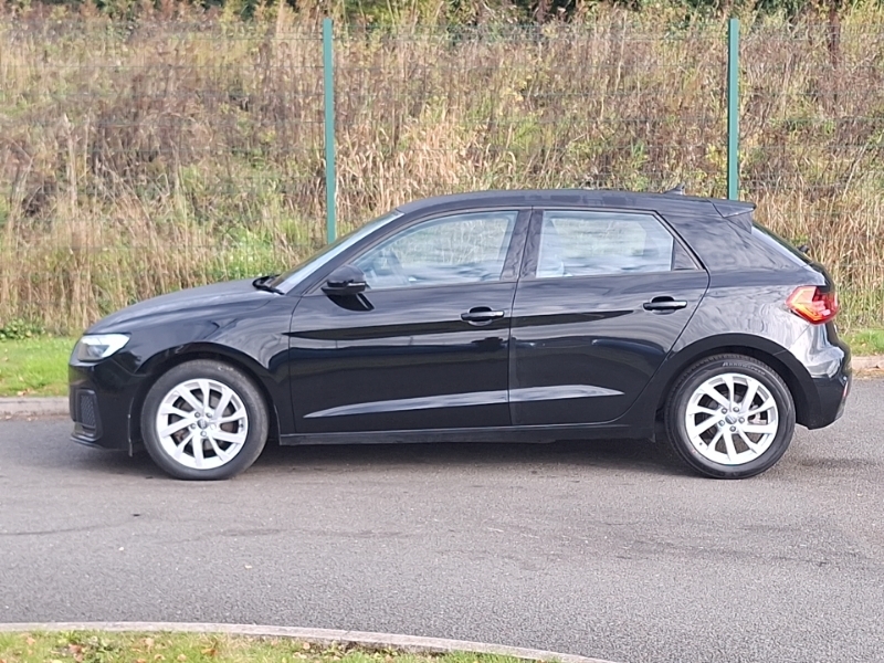 Audi A1 30 Tfsi Sport Black #4