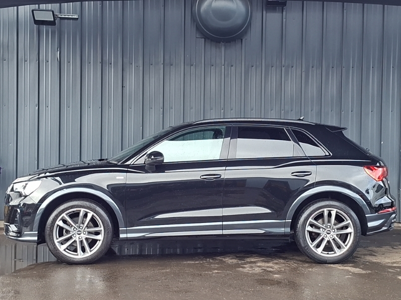 Audi Q3 35 Tfsi Black Edition S Tronic Black #4