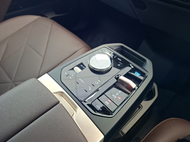 BMW iX M Sport Edition Xdrive40 Grey #16