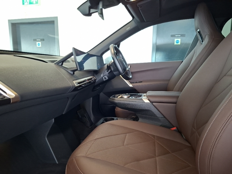 BMW iX 240Kw Xdrive40 M Sport Edition 76.6Kwh White #5