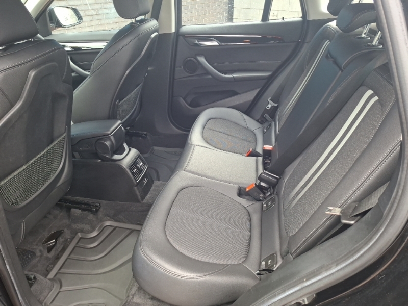 BMW X1 Sdrive 18I Sport Step Black #6