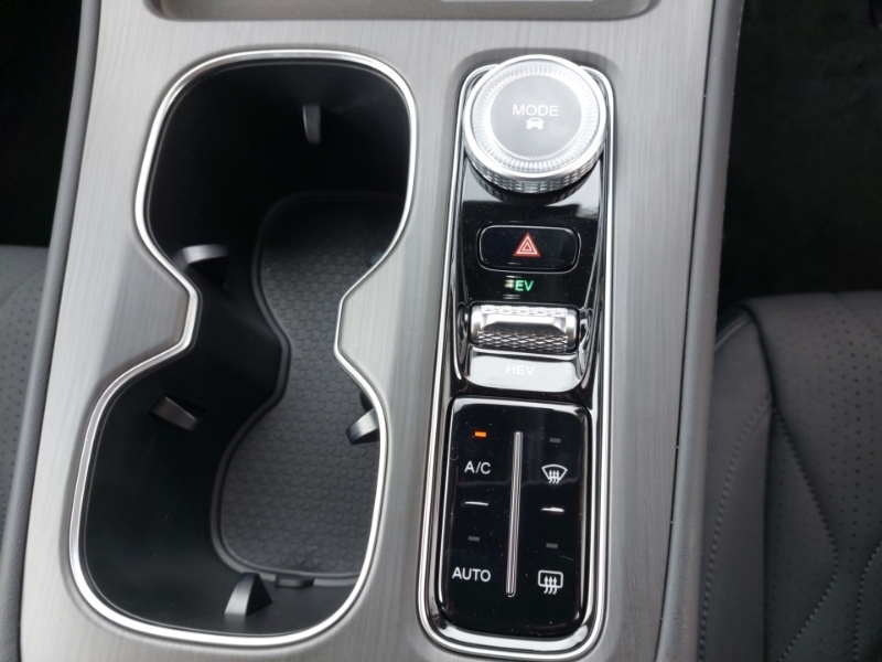 Chery Tiggo 8 Super Hybrid Summit White #16