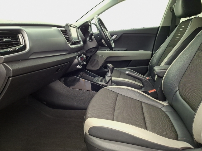 Kia Stonic 1.6 Crdi First Edition White #5
