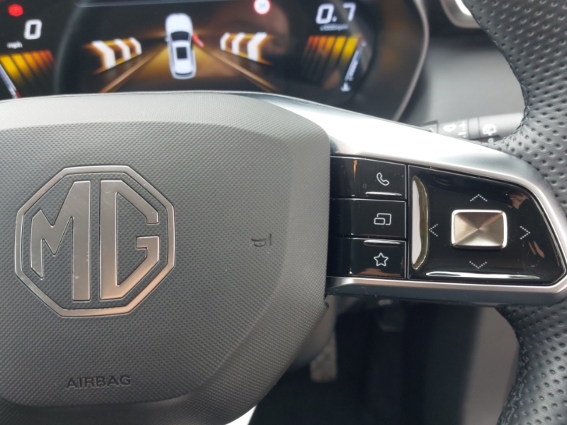 MG ZS Hat 1.5 Hybrid Trophy Au White #13