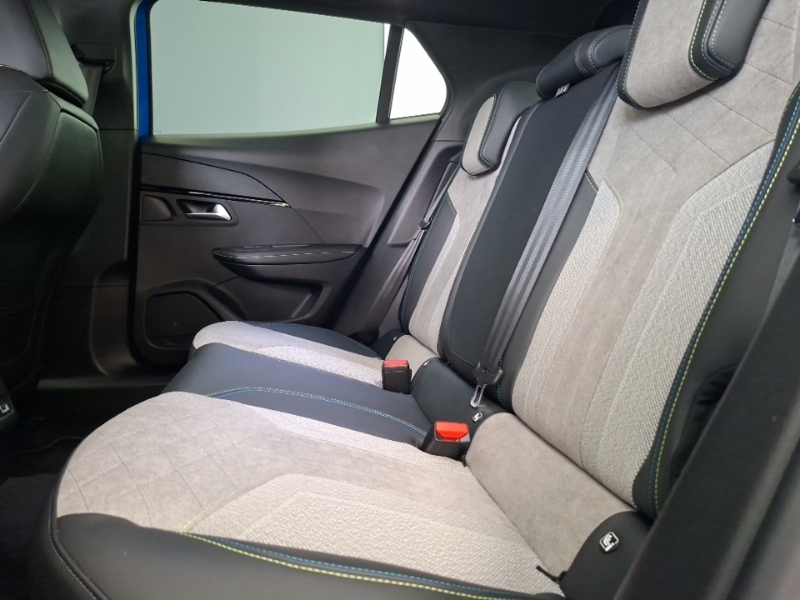 Peugeot e-2008 100Kw Gt Premium 50Kwh Blue #6