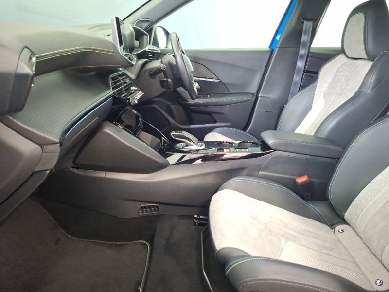 Peugeot e-2008 100Kw Gt Premium 50Kwh Blue #5