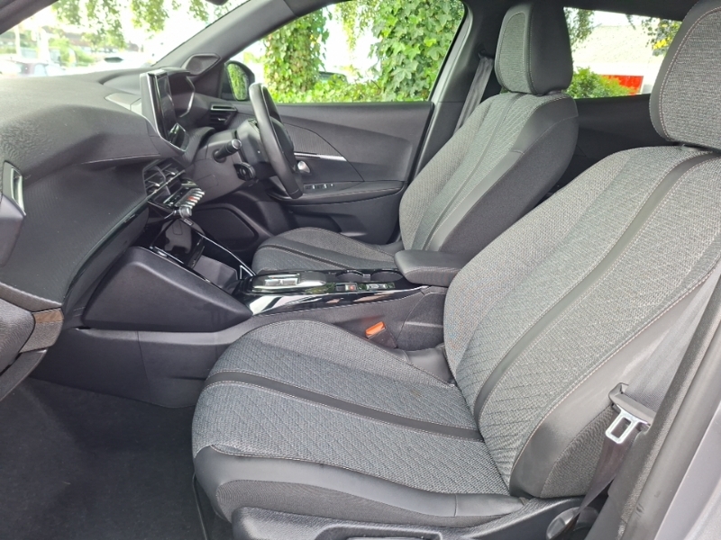 Peugeot e-2008 100Kw Allure 50Kwh Grey #5
