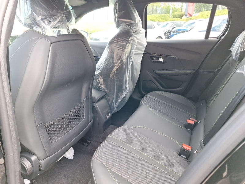 Peugeot 208 1.2 Hybrid 110 Gt E-dsc6 Black #6