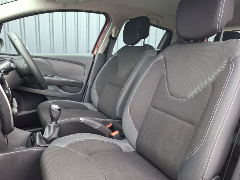 Renault Clio 1.2 16V Dynamique Nav Red #5