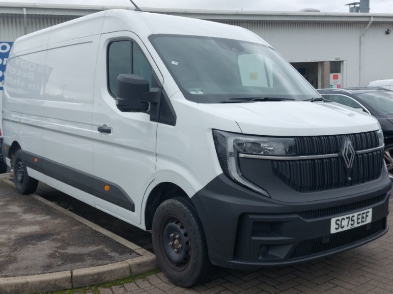 Renault Master Lm35 Blue Dci 150 Advance Medium Roof Van White