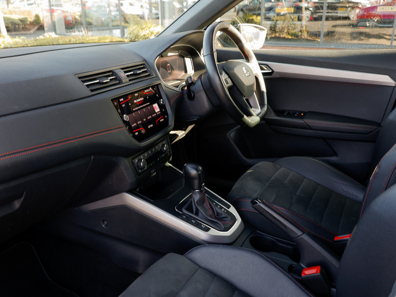 Seat Arona 1.0 Tsi 115 Bhpfr Ez Red #17