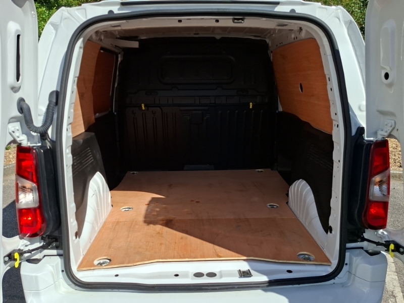 Vauxhall Combo Turbo D 2300 Prime 100Ps Swb With Air Con, Low Mil White #18