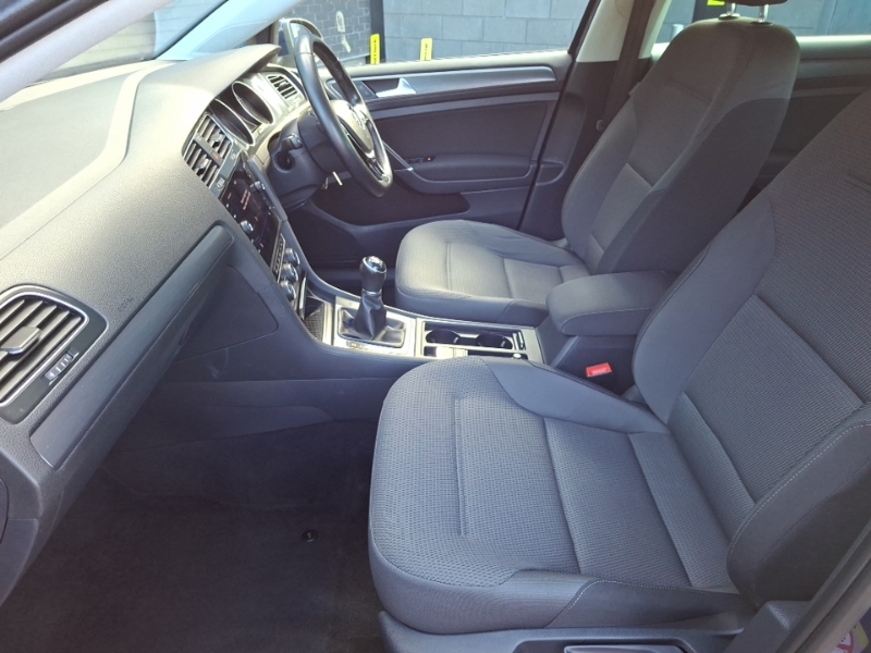 Volkswagen Golf 1.6 Tdi Match Edition Blue #5