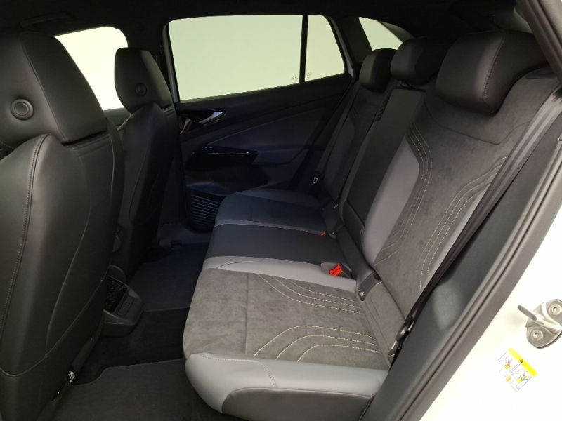 Volkswagen ID.4 210Kw Match Pro 77Kwh White #6