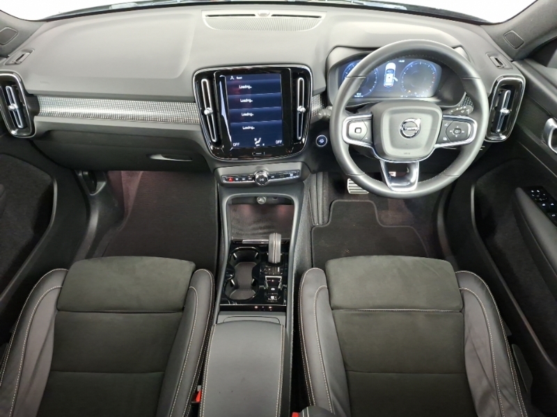 Volvo XC40 1.5 T3 163 R Design Geartronic Black #4