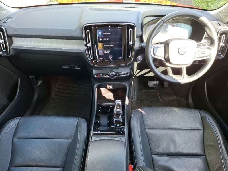 Volvo XC40 1.5 T3 163 Inscription Geartronic Red #3
