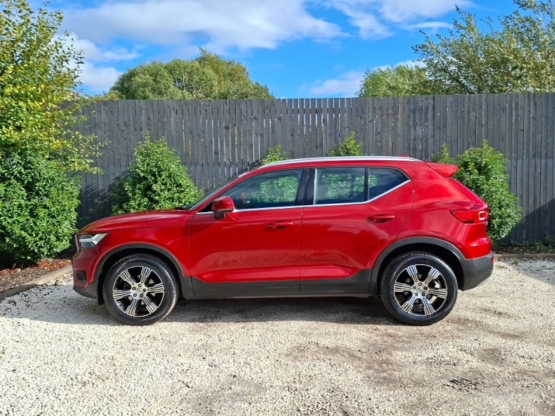 Volvo XC40 1.5 T3 163 Inscription Geartronic Red #4