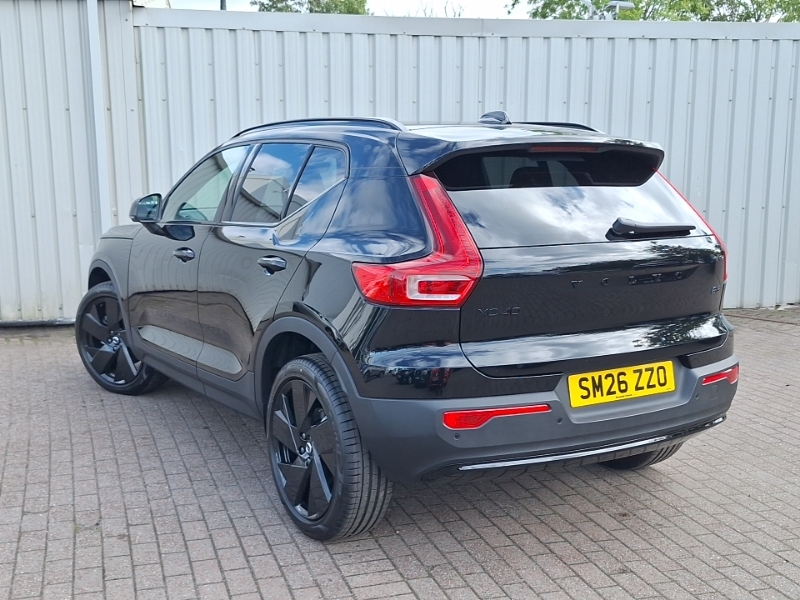 Volvo XC40 2.0 B3p Plus Black Edition Black #2