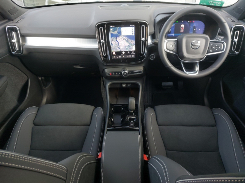 Volvo XC40 2.0 B3p Plus Black Edition SM26ZZS Grey #3