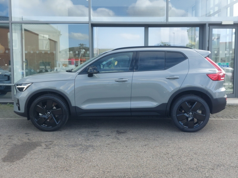 Volvo XC40 2.0 B3p Plus Black Edition SM26ZZS Grey #4