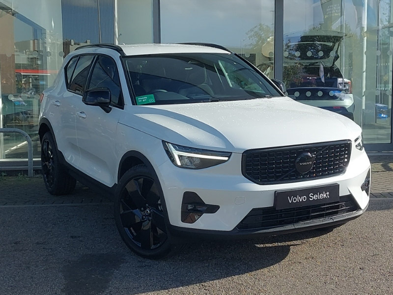 Volvo XC40 2.0 B3p Plus Black Edition White