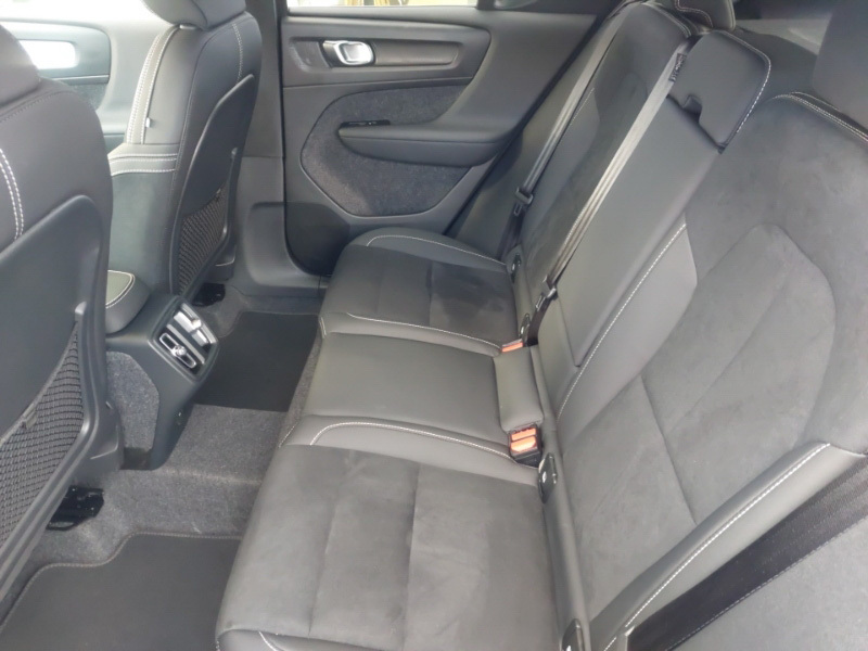 Volvo XC40 2.0 B3p Plus Black Edition SM26YKV Black #6