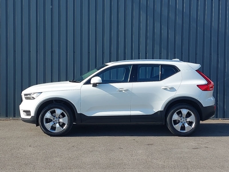 Volvo XC40 1.5 T3 Momentum White #4