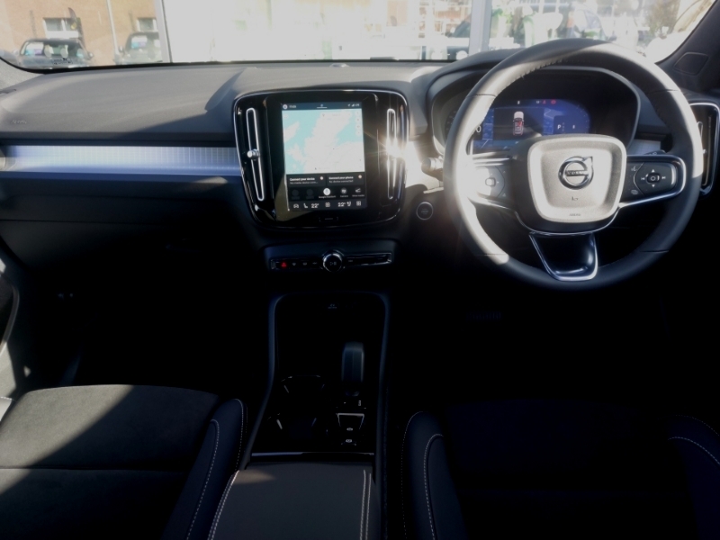 Volvo XC40 2.0 B3p Plus Black Edition Blue #3
