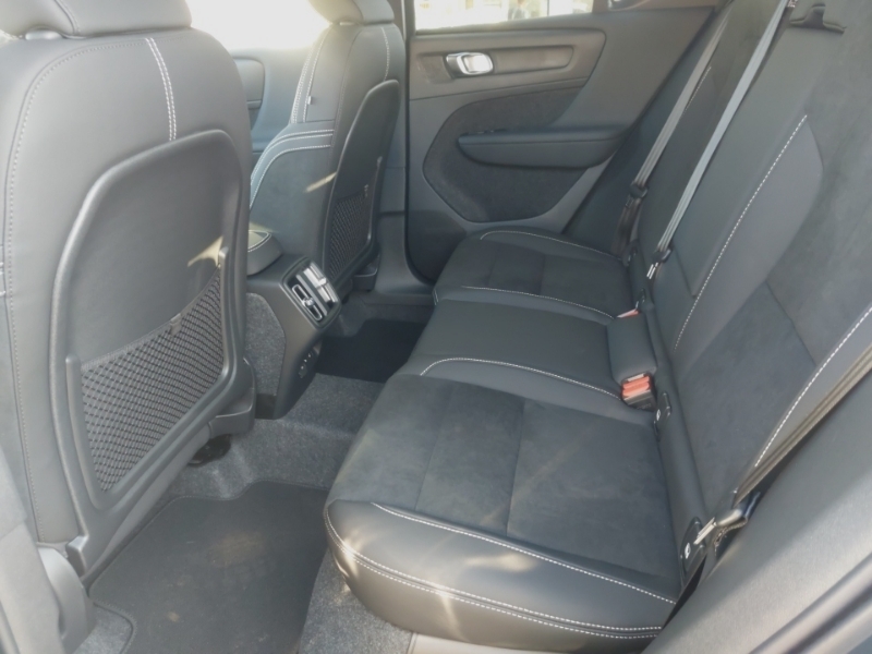 Volvo XC40 2.0 B3p Plus Black Edition Blue #6