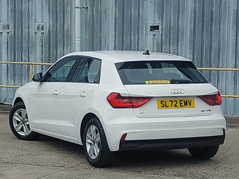 Audi A1 25 Tfsi Technik White #2