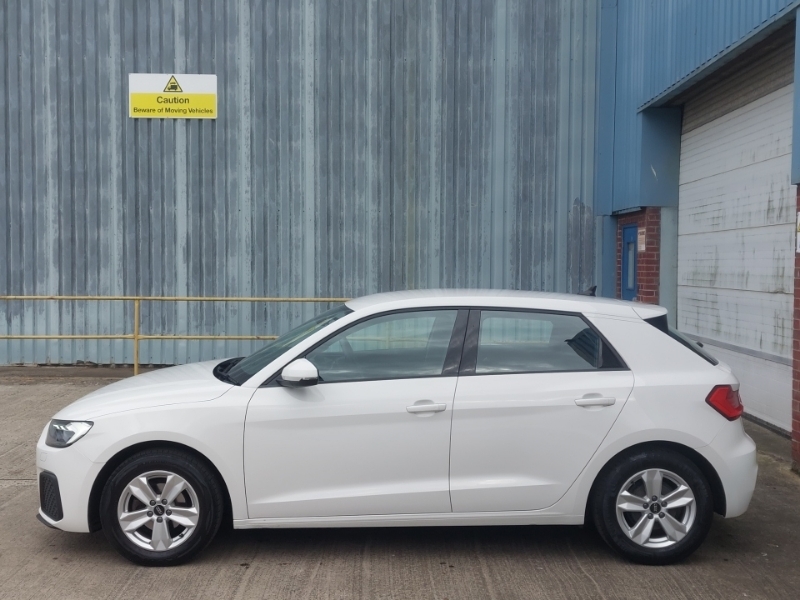 Audi A1 25 Tfsi Technik White #4