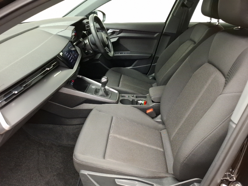 Audi A3 30 Tfsi Technik Black #5